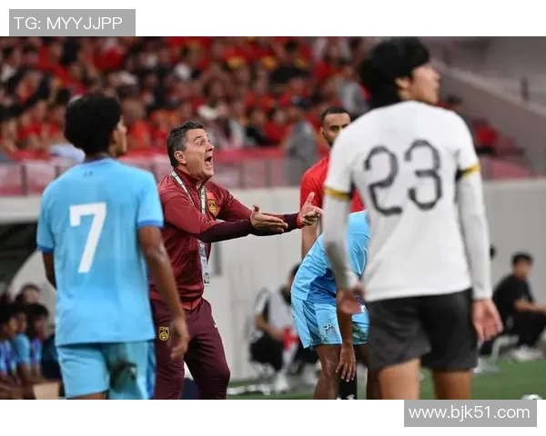 国足迎战新疆足球队期待精彩对决展现中国足球新风貌 国足迎战新疆足球队期待精彩对决展现中国足球新风貌