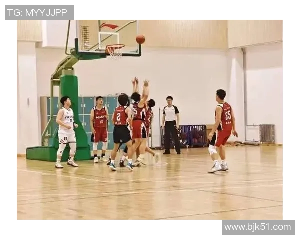 国奥男篮迎战意大利全力争胜展现青春风采与竞技精神