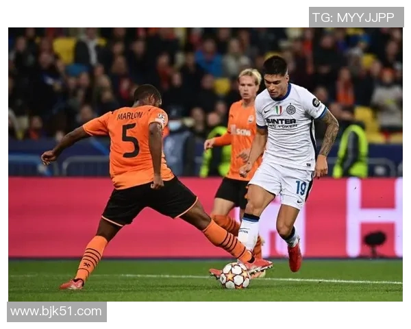 国米与顿矿工激战正酣比分揭晓引发球迷热议 国米与顿矿工激战正酣比分揭晓引发球迷热议